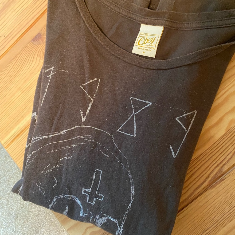 Oversized Obey Tshirt